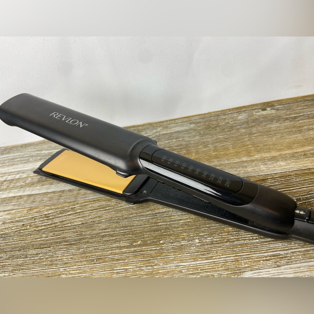 Revlon 1 1/2” Flat Iron
